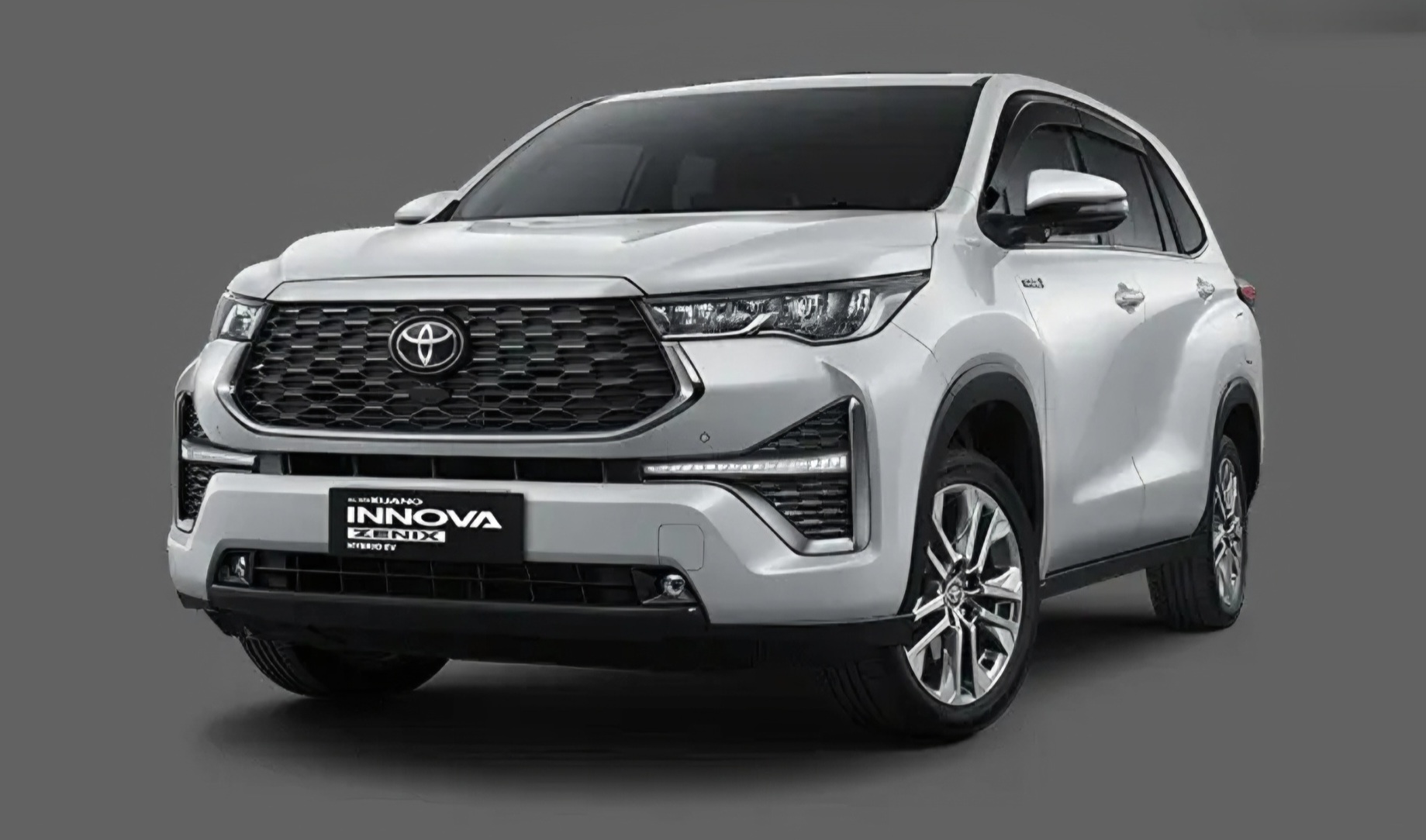 Toyota Innova Hycross Luxury MPV in Manipal